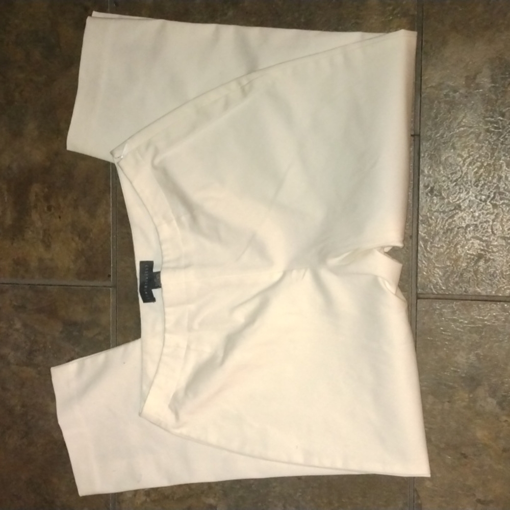Relativity white capris